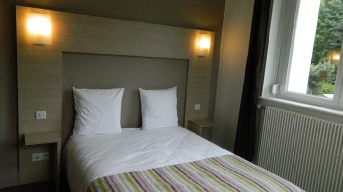 Hotel Restaurant L Echo Du Lac Gerardmer Room photo