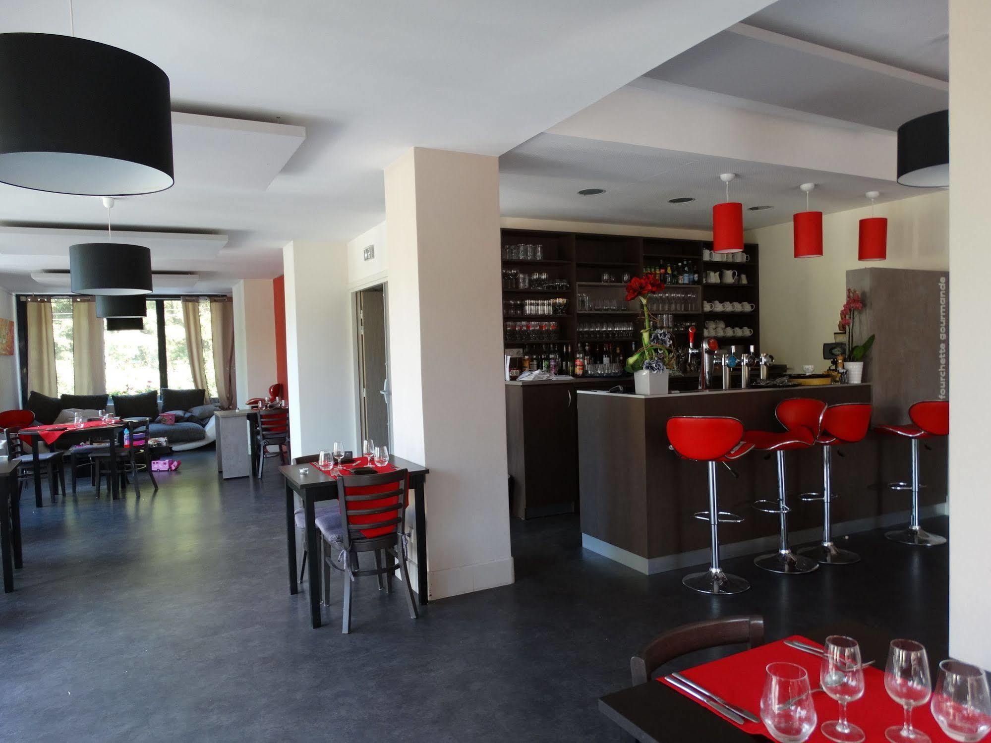 Hotel Restaurant L Echo Du Lac Gerardmer Exterior photo